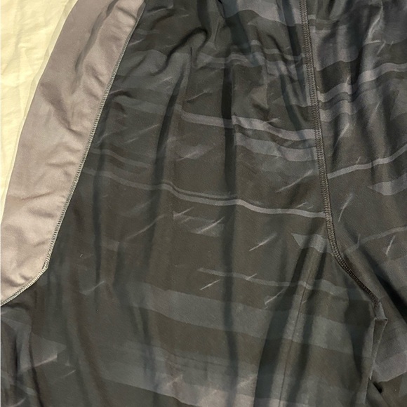 Under Armour Men’s Mizzou‎ Shorts - Picture 2 of 6